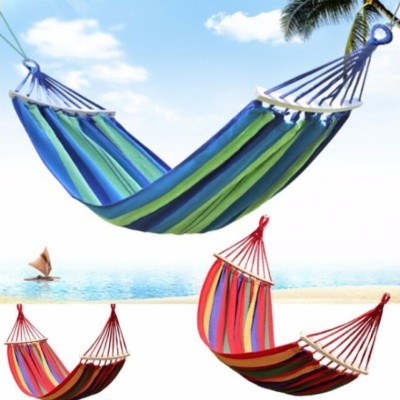 Hamac cu bara de lemn - ideal pentru relaxare